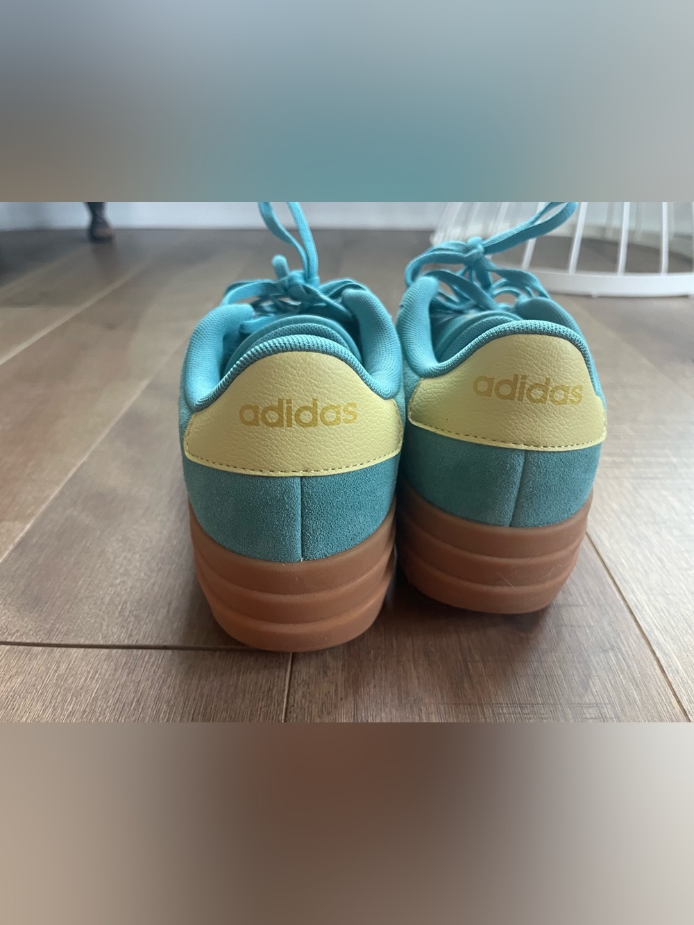 Adidas teal gazelles size 8.5 EUC - Picture 2 of 6